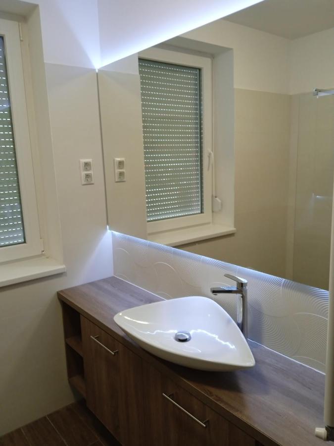 Verebes Apartman Győr Zewnętrze zdjęcie